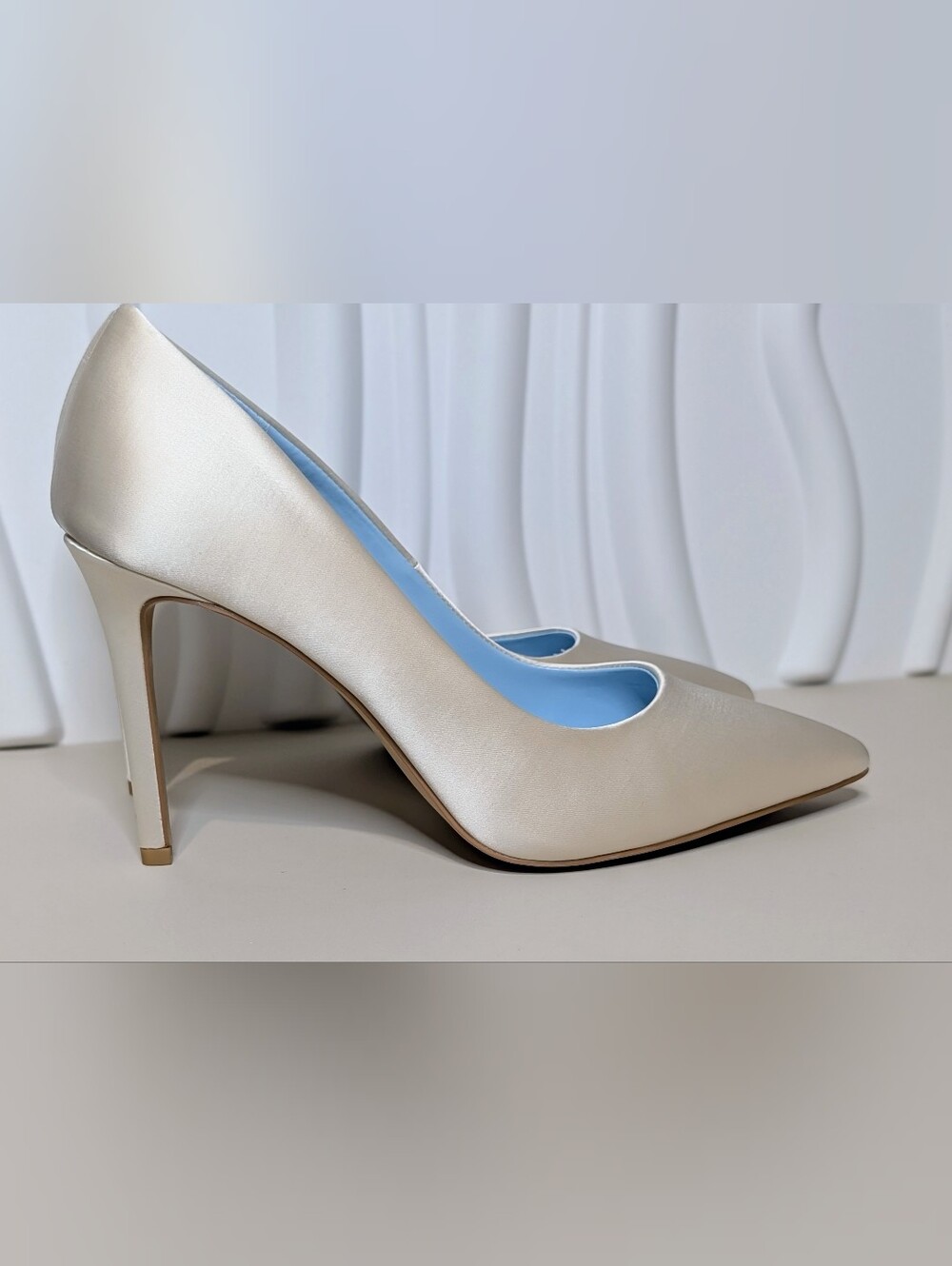 Vince Camuto Savilla Ivory Satin Bridal Wedding Pumps Heels NIB Size 8 - Picture 4 of 16
